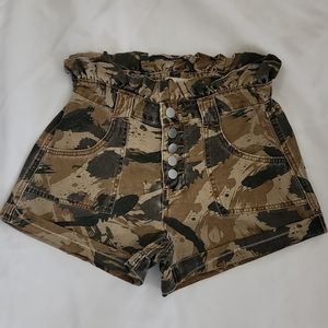 POL - Army Shorts